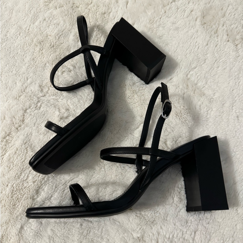 chunky heels w/ square toe